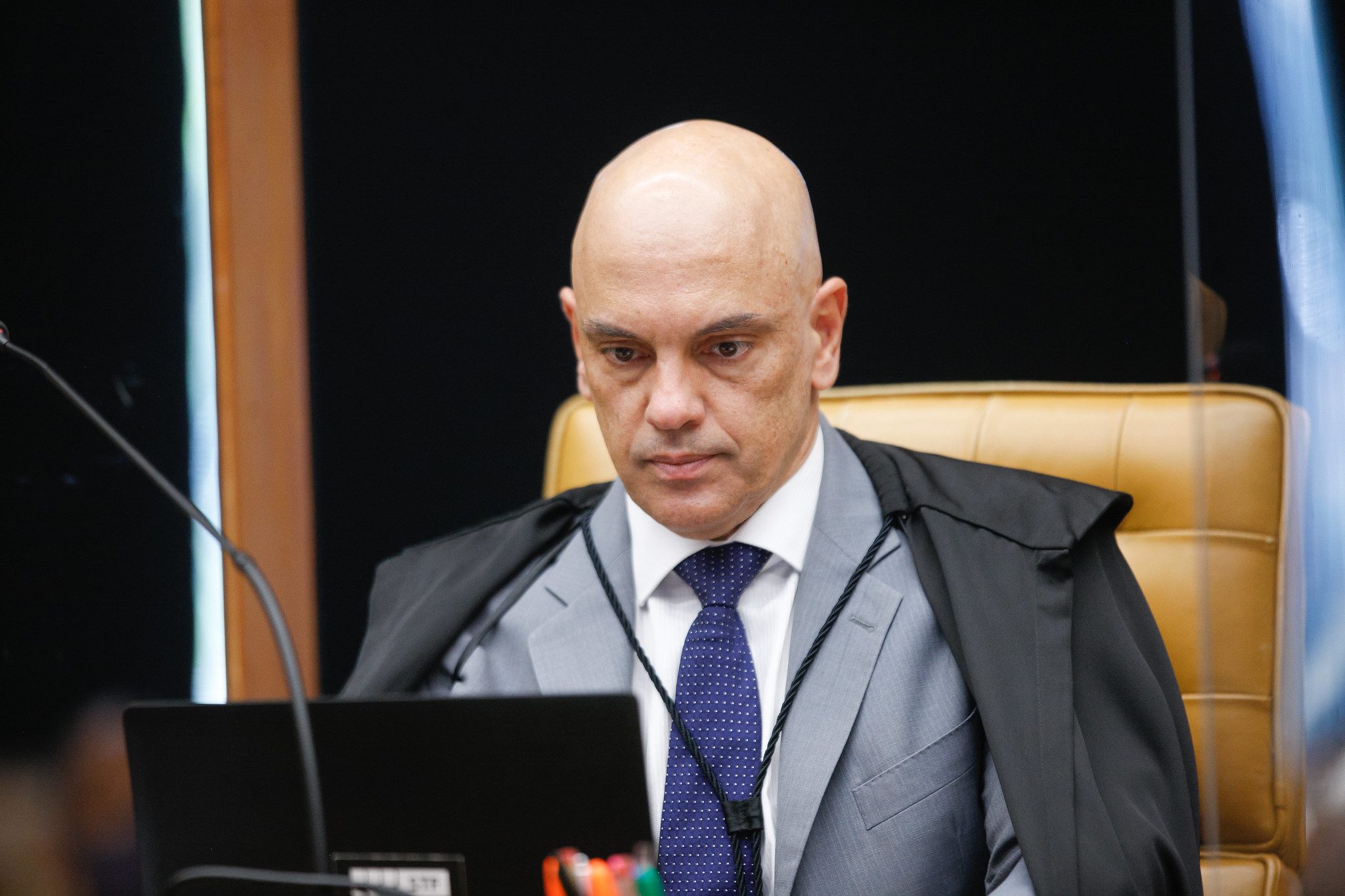 Bolsonaro é Colocado em Prisão Domiciliar por Determinação de Moraes
