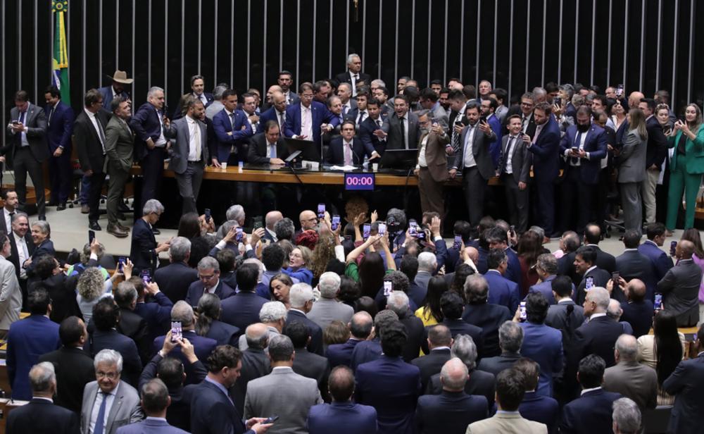 Oposição na Câmara encerra obstrução com a promessa de avançar em pautas prioritárias